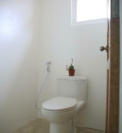 سوییت با چشمانداز دریا, The Escape San Juan