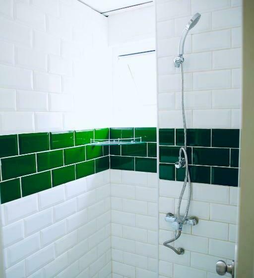 سوییت سوپریور با چشمانداز دریا, The Escape San Juan