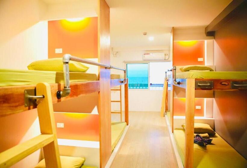 اتاق خانوادگی با چشمانداز دریا, The Escape San Juan