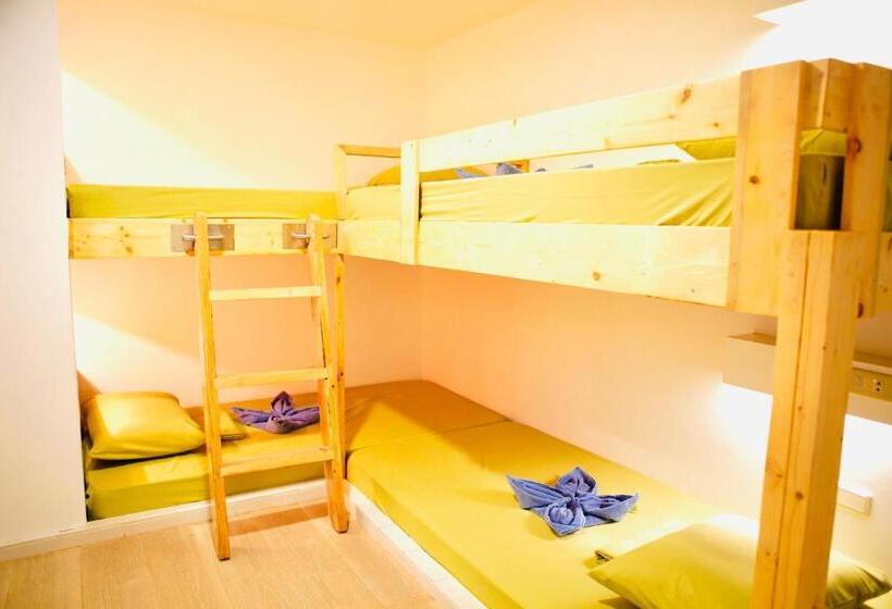 اتاق خانوادگی, The Escape San Juan