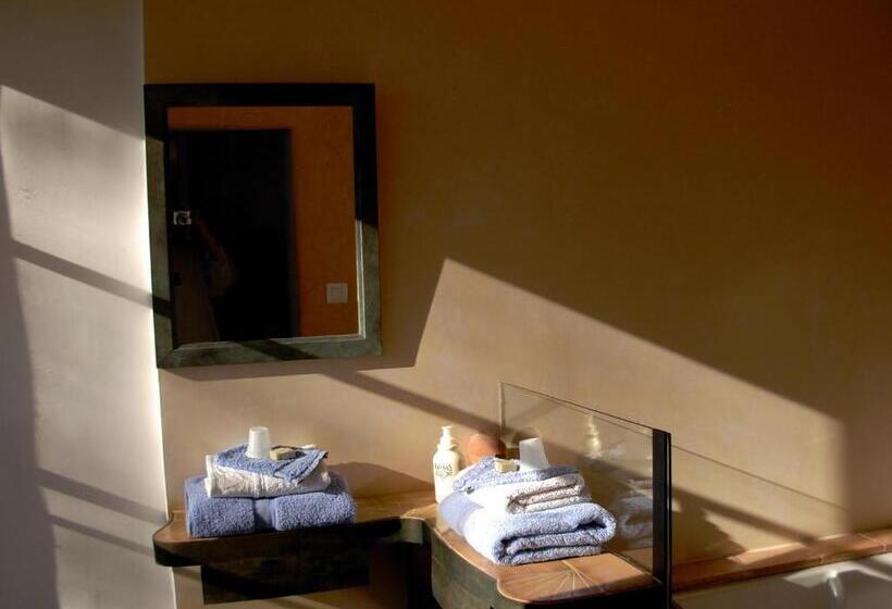 Номер Стандарт, Le Mas Du Caprier