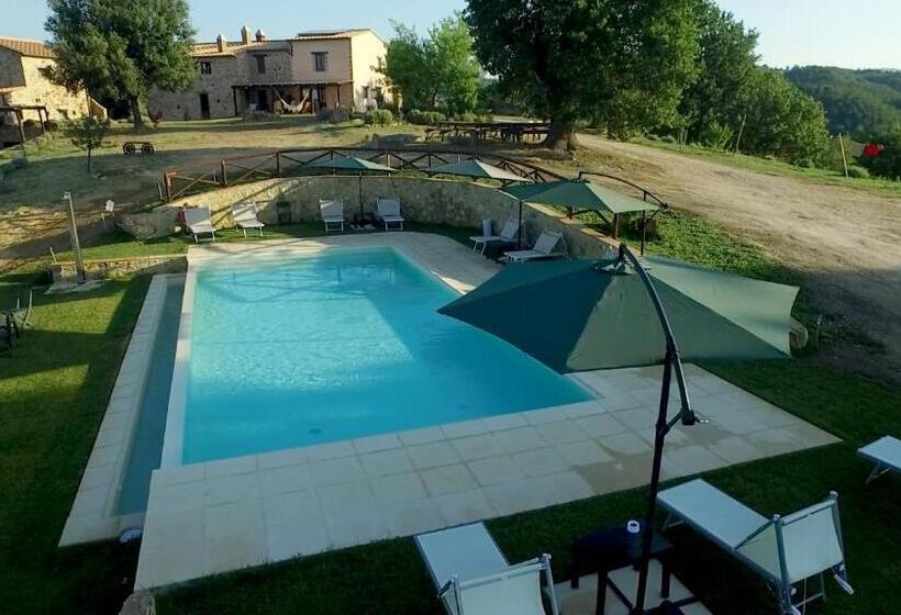 اتاق لوکس, Agriturismo Poggio Monte Saturnia