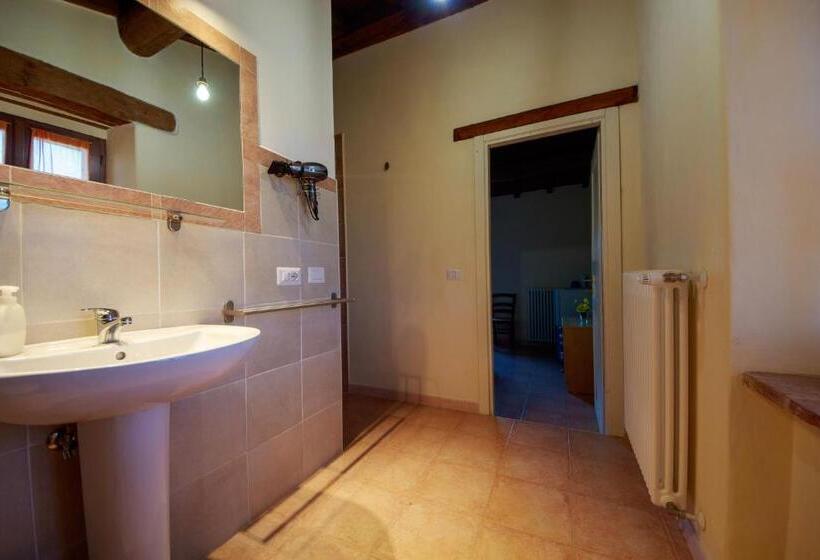 اتاق استاندارد, Agriturismo Poggio Monte Saturnia