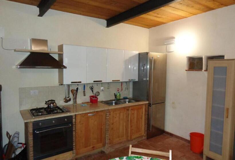 Дом 1 Спальня, Agriturismo Poggio Monte Saturnia