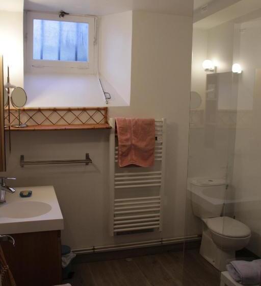 جناح عائلي, La Maison De Jeanne