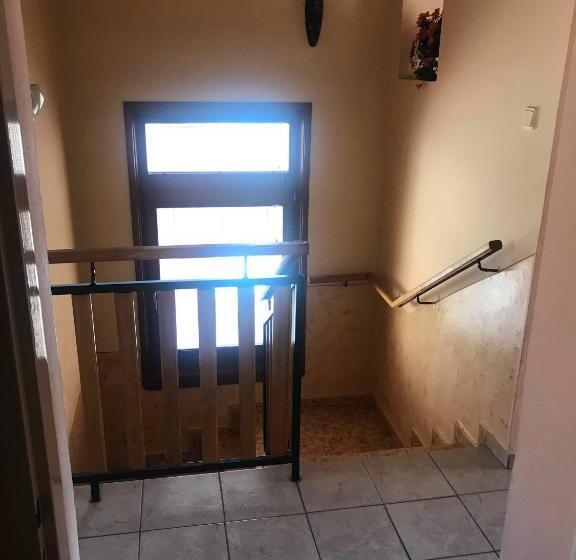 4인용 스탠다드 룸, Car Es Panzió