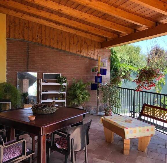 غرفة قياسية ثلاثية, Villa Aurora