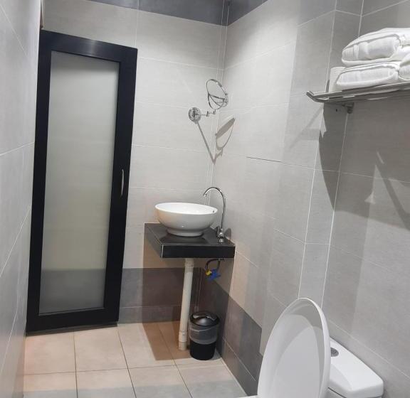 غرفة عائلية, Memory Boutique