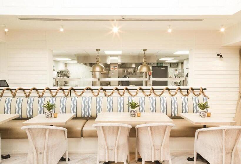 디럭스 룸 킹사이즈 침대, Sandy Mount House