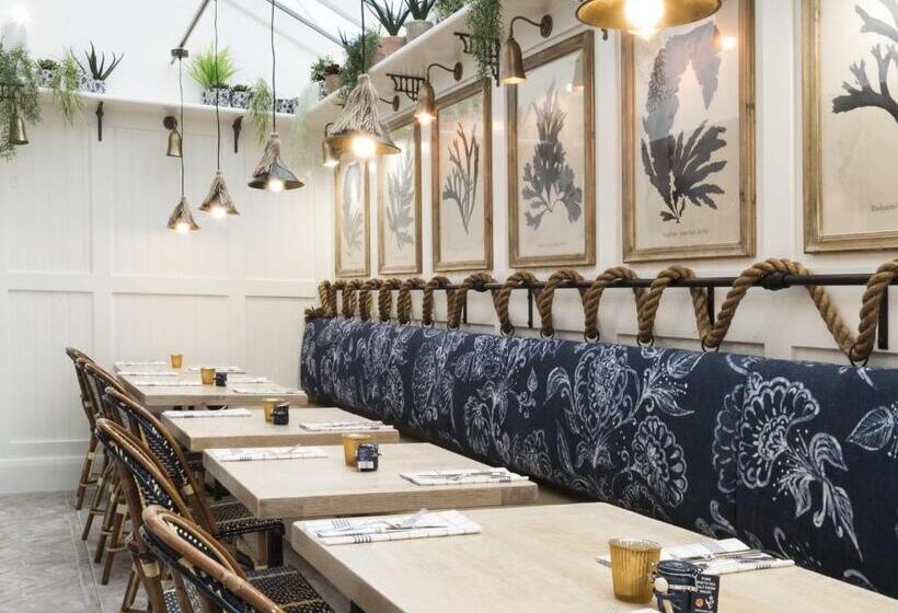 수피리어 룸, Sandy Mount House