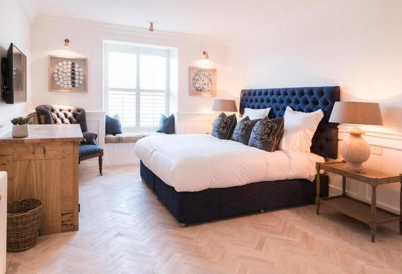 수피리어 룸, Sandy Mount House