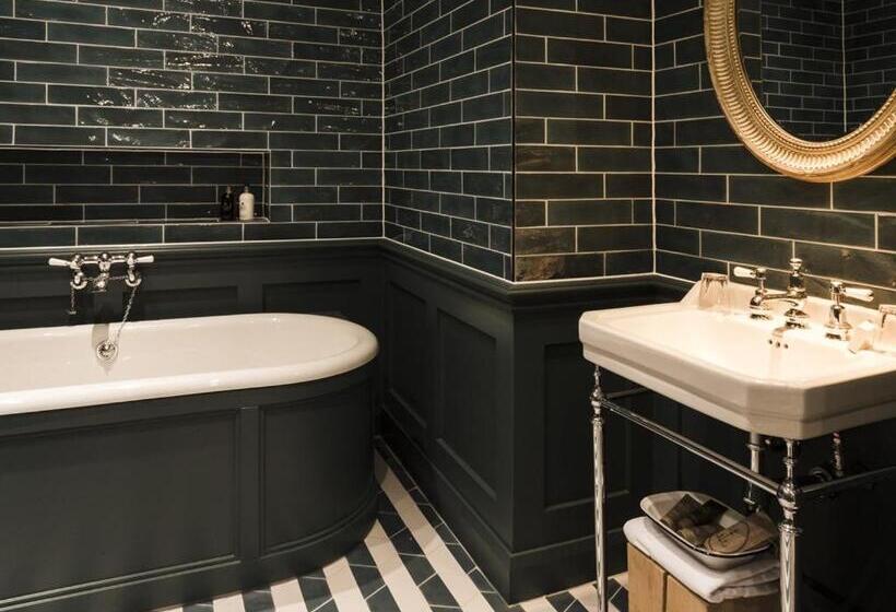 디럭스 주니어 스위트, Sandy Mount House