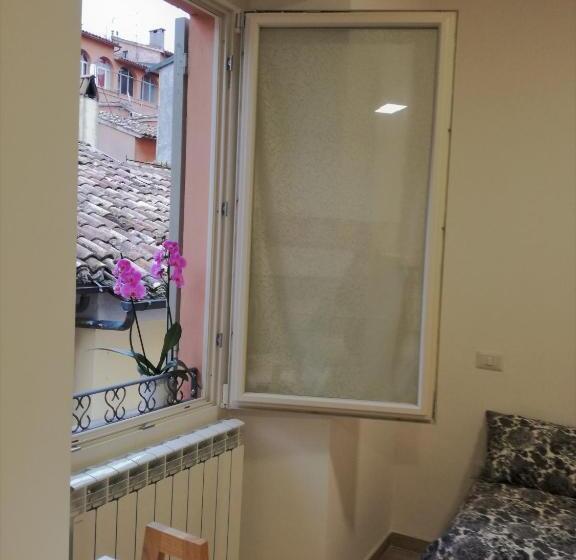 חדר קומפורט לשלושה, B&b Casa Lilli