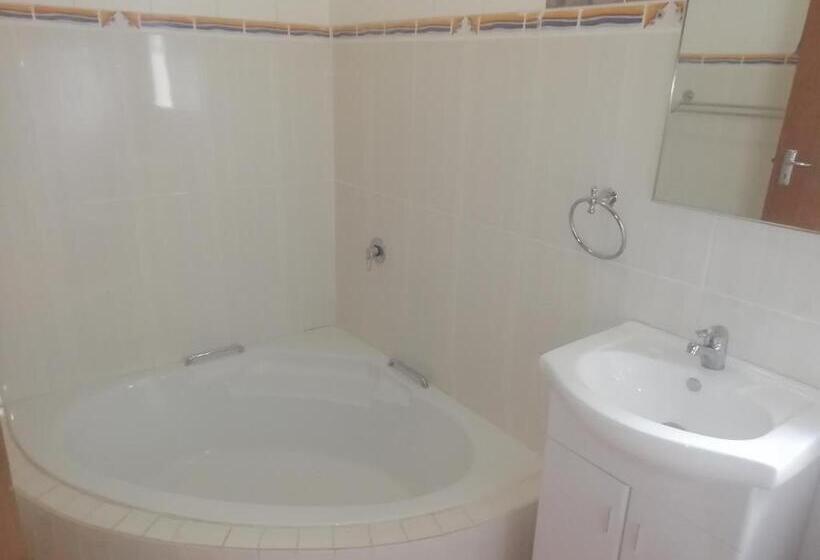 Семейный Номер, Ankuweni Guest House