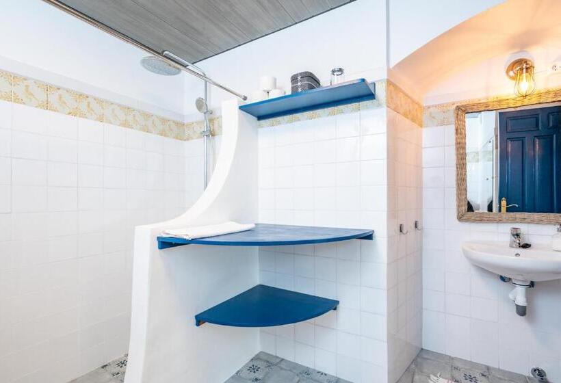 غرفة قياسية مطلّة علي الحديقة, Limonero Bnb