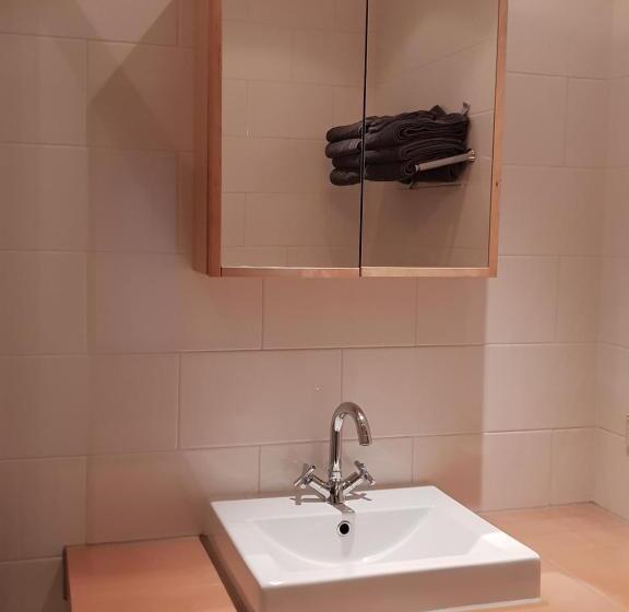 اتاق استاندارد, Near The Beach