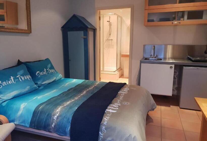 اتاق استاندارد, Near The Beach