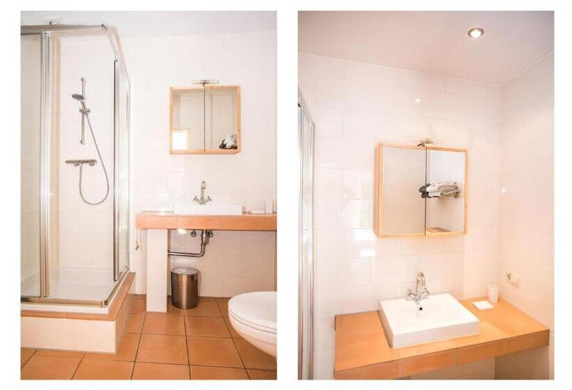 اتاق استاندارد, Near The Beach