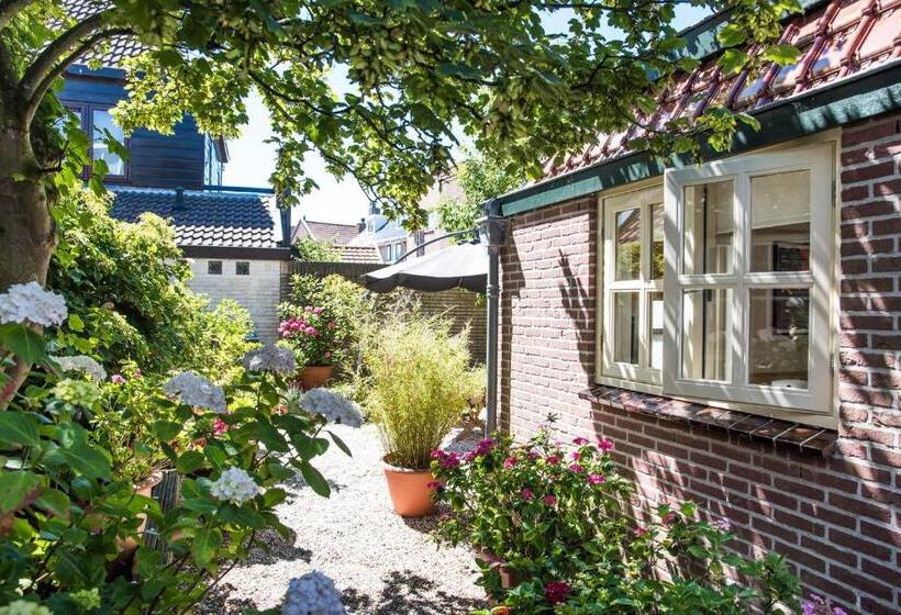 اتاق استاندارد, Near The Beach