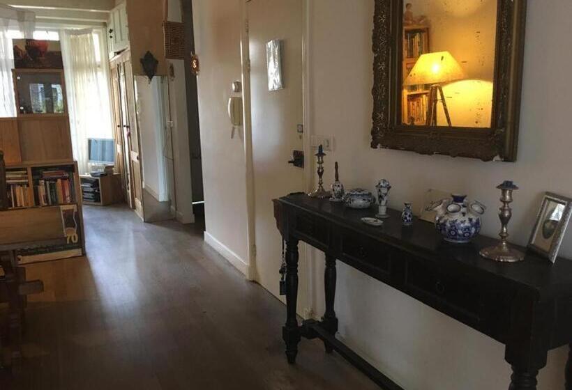 شقة غرفة واحدة, Bohemian Loft