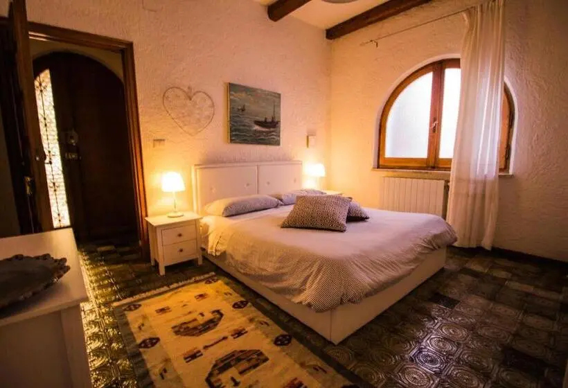 Standard room with outdoor bath, Casa Sui Tetti