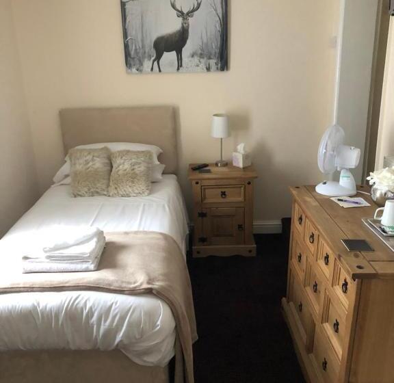 Номер Стандарт, The Magnet Tavern