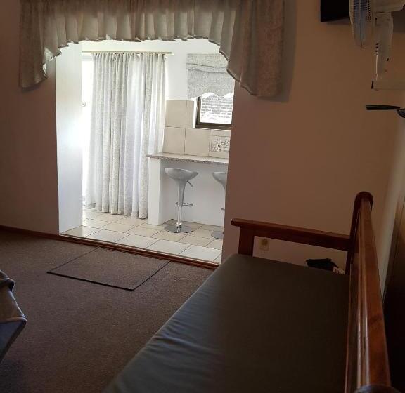 Номер Стандарт, Karoo View Guesthouse Cradock