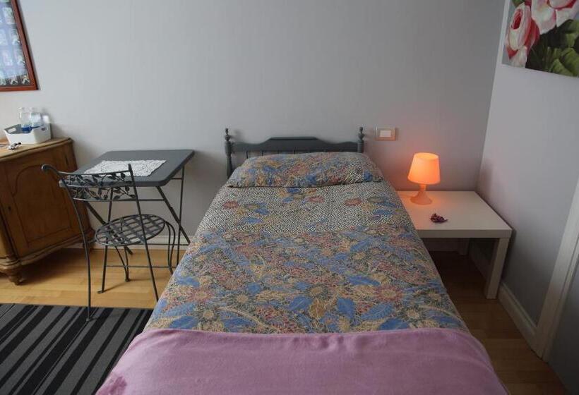 اتاق استاندارد یک نفره, Masnadieri 18