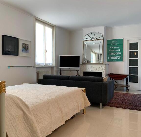 اتاق راحتی سه تخته, Masnadieri 18