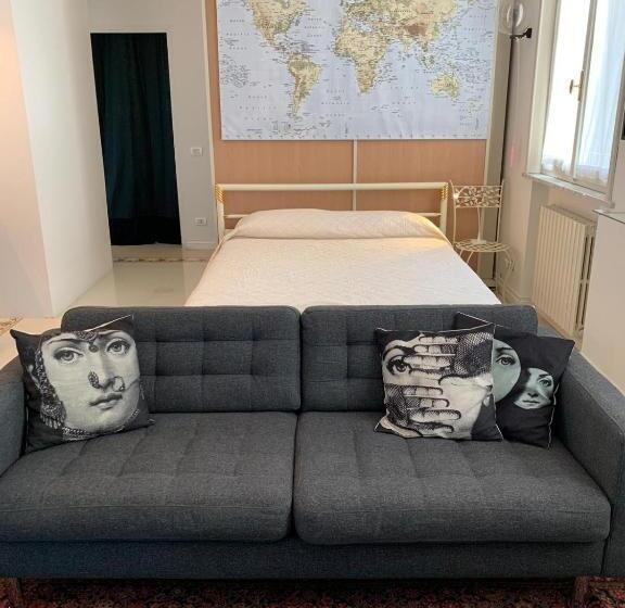 اتاق راحتی سه تخته, Masnadieri 18