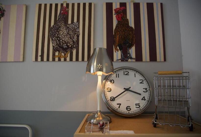 اتاق خانوادگی, Masnadieri 18