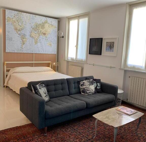 اتاق راحتی سه تخته, Masnadieri 18