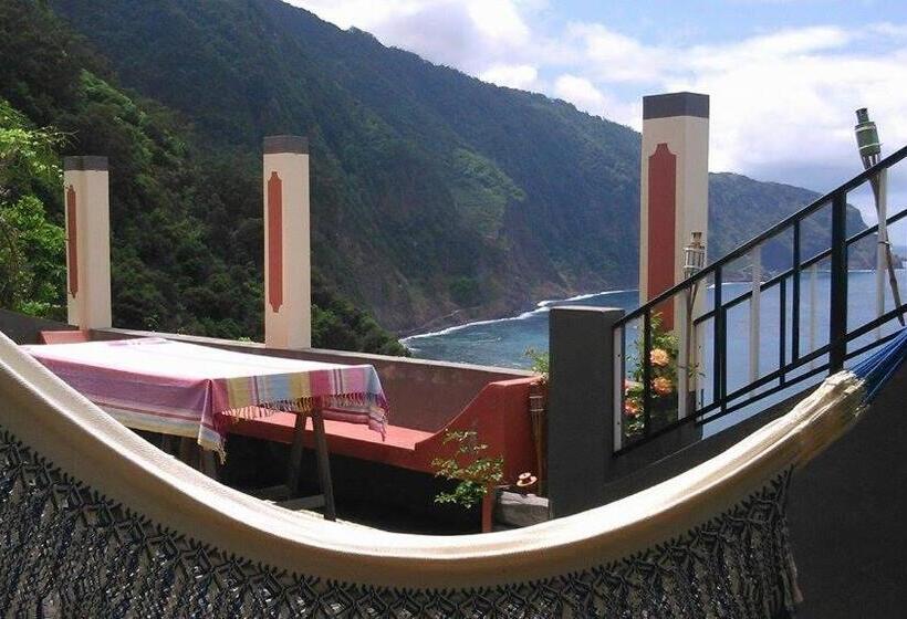 غرفة قياسية, Janela Para O Atlântico