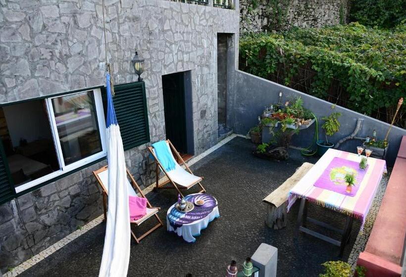 غرفة قياسية, Janela Para O Atlântico