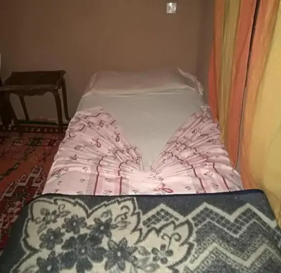 バス共有のスタンダードルーム, Riad Berbère Boutaghrar