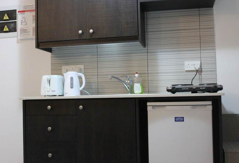 إستوديو قياسى, A Maos Hotel Apartments