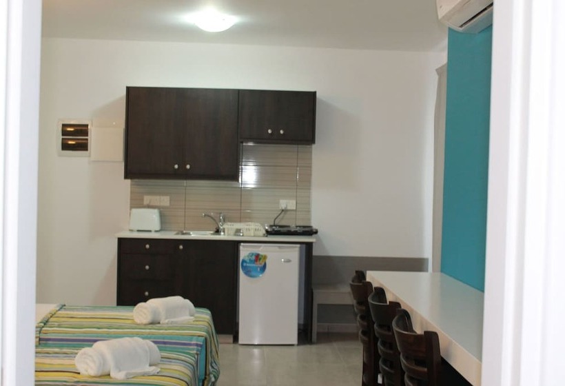 إستوديو قياسى, A Maos Hotel Apartments