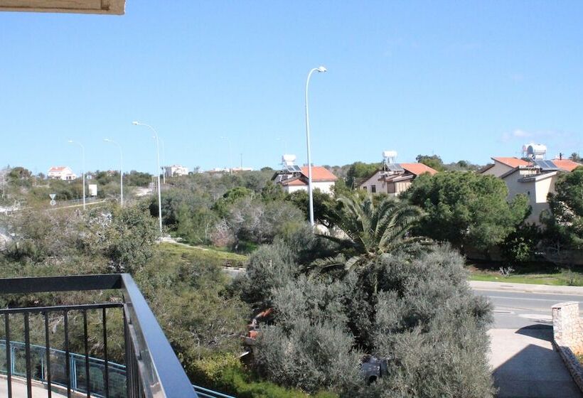 غرفة سوبيريور ثلاثية, A Maos Hotel Apartments