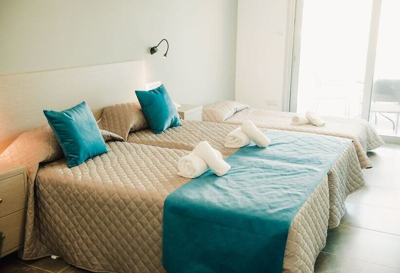 غرفة سوبيريور ثلاثية, A Maos Hotel Apartments