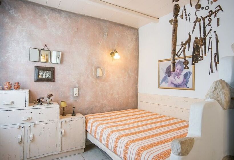 شقة غرفة واحدة, Anthippi