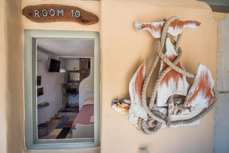 إستوديو قياسى, Anthippi