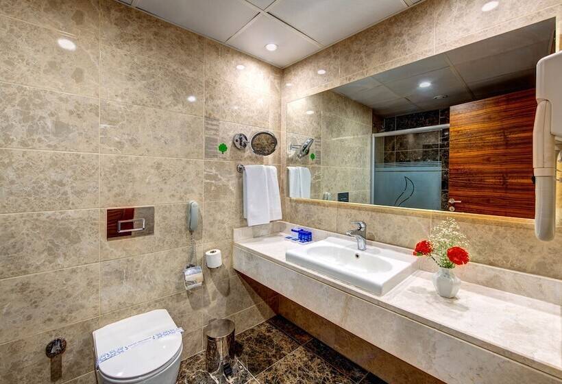 豪华房间, Bera Konya