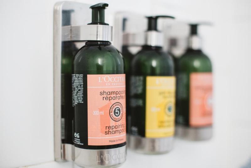 标准三人间, Bera Konya