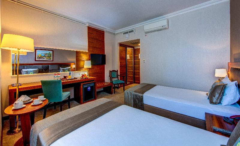 标准间, Bera Konya