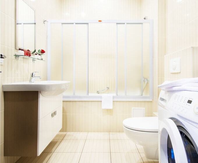 سوییت جونیور, Greguar Hotel By Uhm