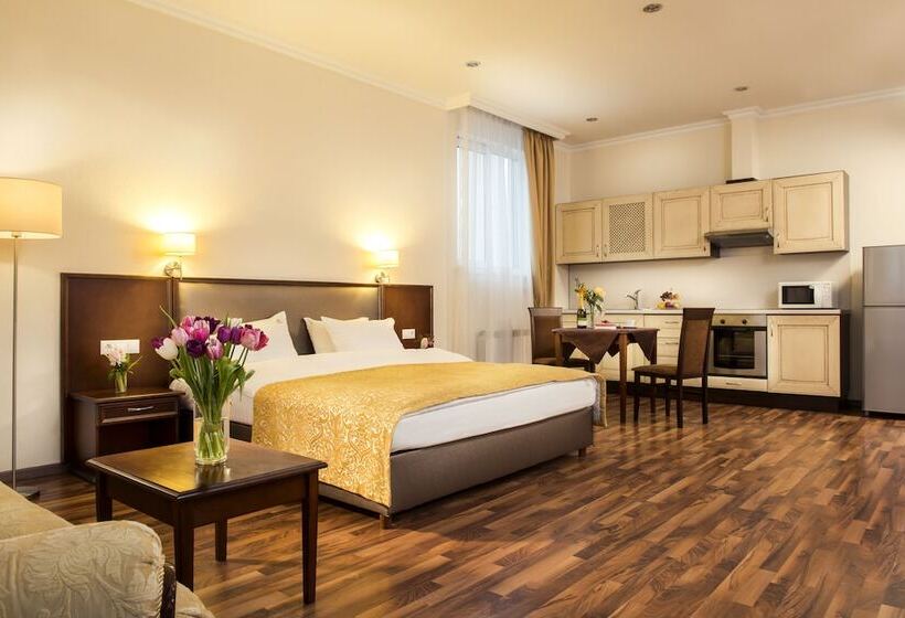 سوییت جونیور, Greguar Hotel By Uhm