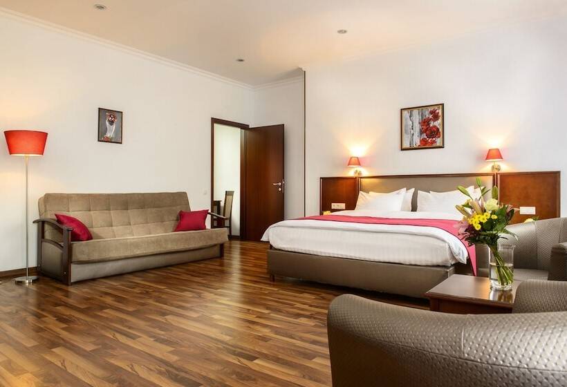 سوییت, Greguar Hotel By Uhm