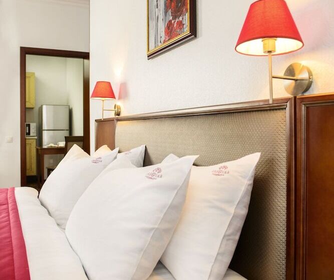 سوییت, Greguar Hotel By Uhm