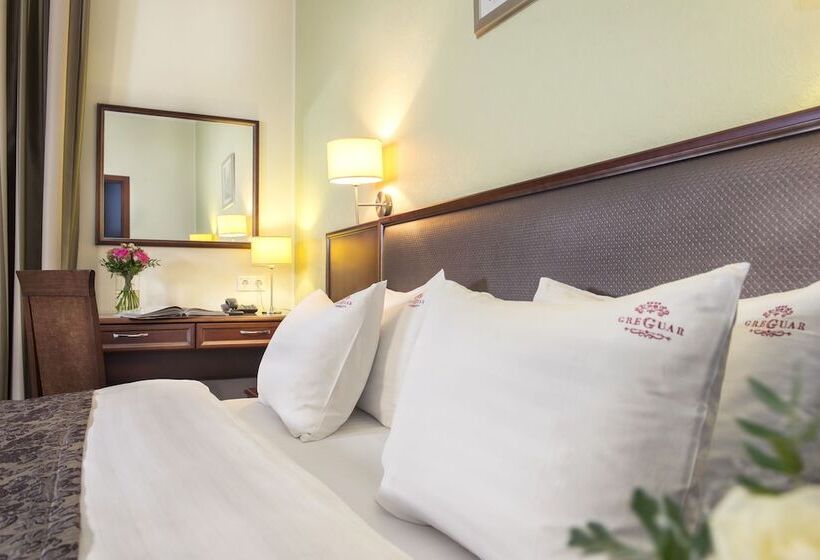 سوییت خانوادگی, Greguar Hotel By Uhm