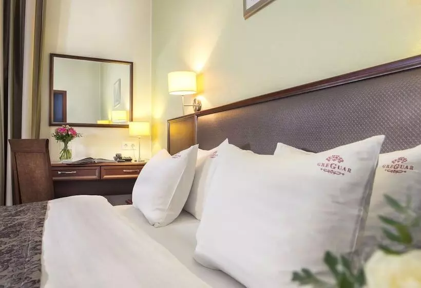 سوییت خانوادگی, Greguar Hotel By Uhm